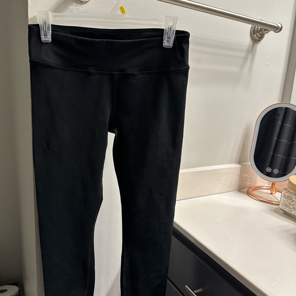 Woman’s Fabletics power hold leggings